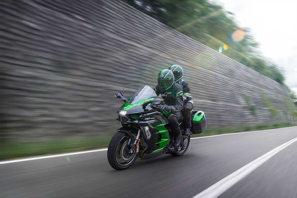 2022 NINJA H2 SX SE