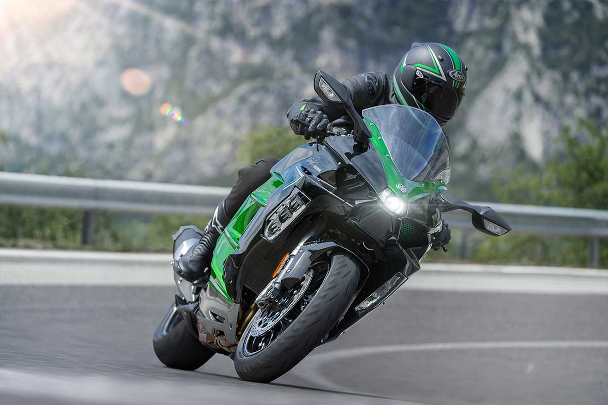 2022 NINJA H2 SX SE