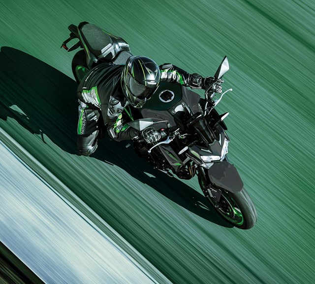 Image of 2023 Z900 in action