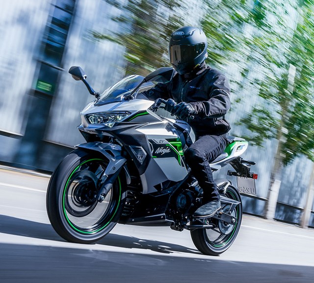 Image of 2024 NINJA e-1 in action