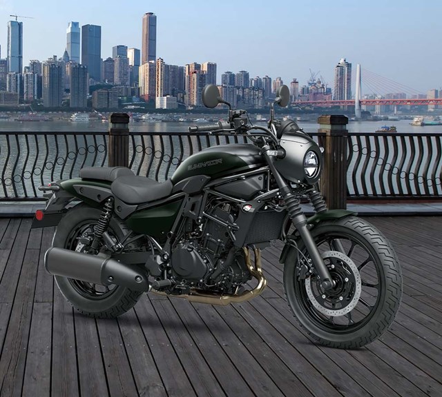 Image of 2025 ELIMINATOR 500 SE in action