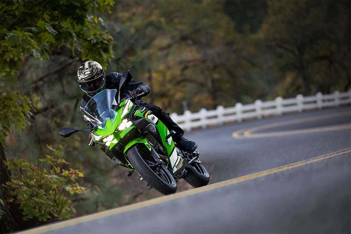 2025 NINJA 500 SE