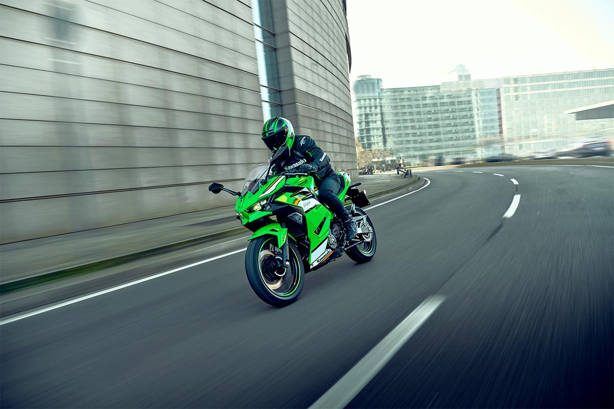 2025 NINJA 500 SE