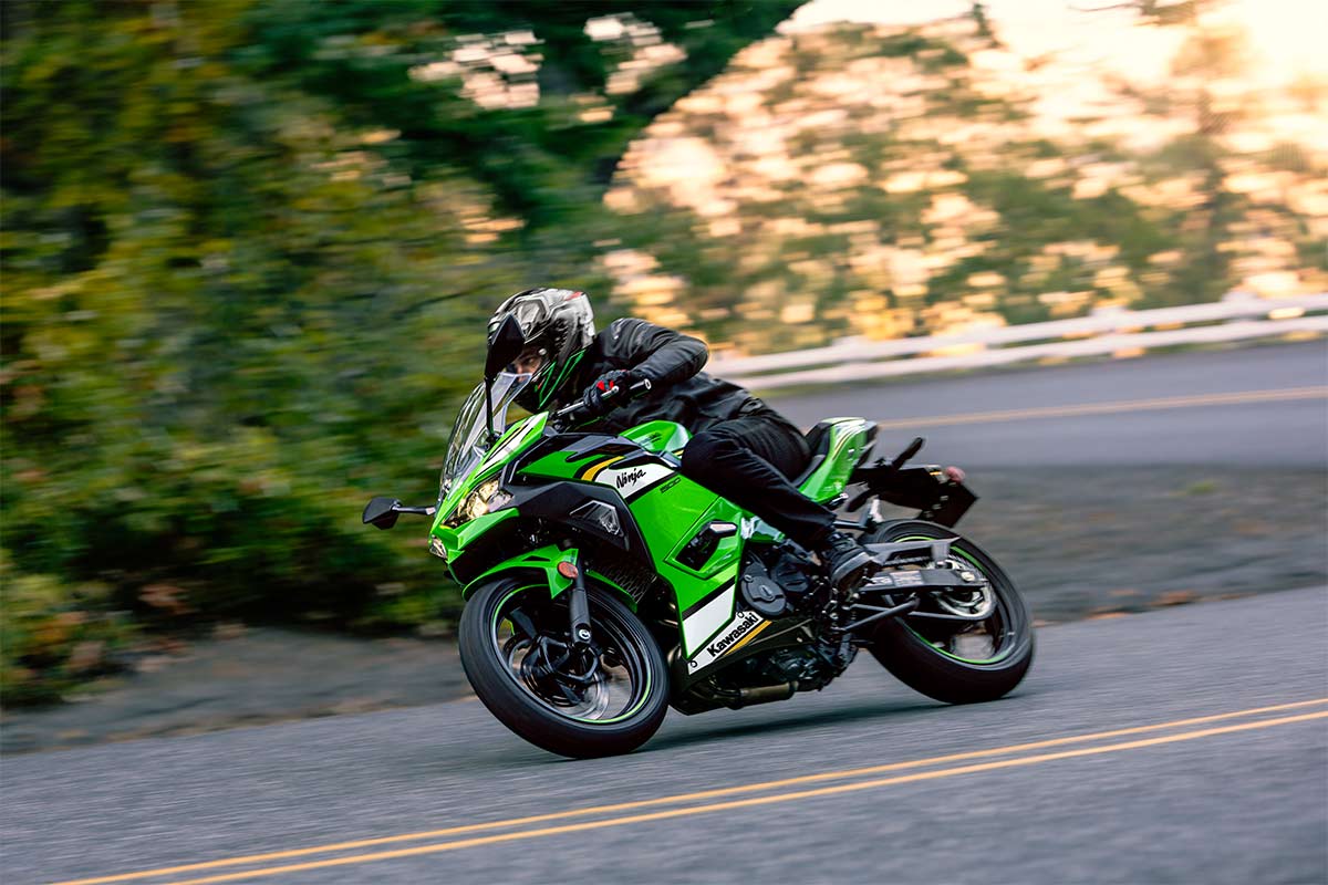 2025 NINJA 500 SE
