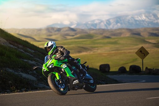 2025 NINJA ZX-6R