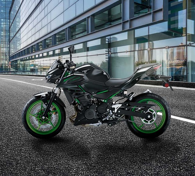 Image of 2026 Z500 SE in action